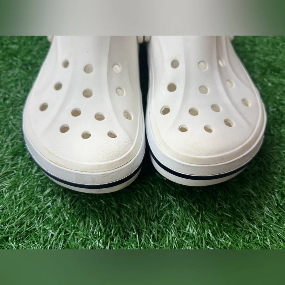 Crocs‎ Unisex White Clogs Size M-9 W-11